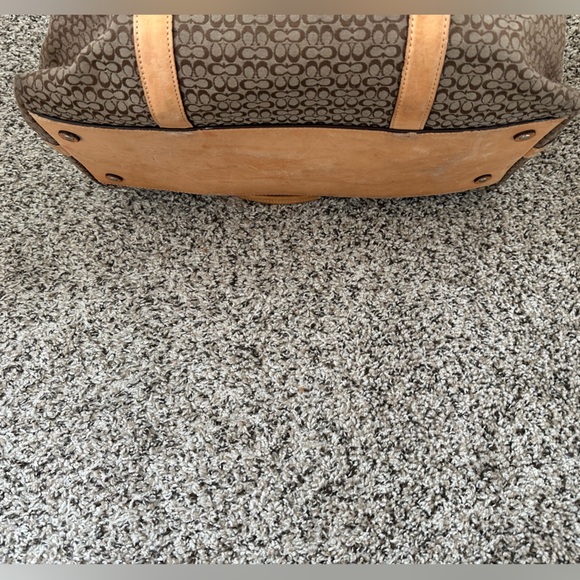 Coach extra large tote Used condition - Picture 4 of 13